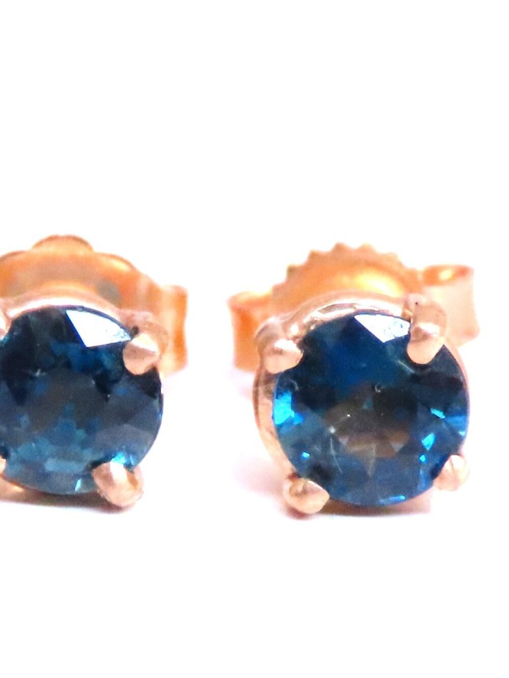 1.06ct Natural Sapphire Periwinkle Sapphire Stud Earrings 14kt Gold*